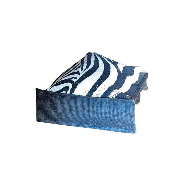 Retro Exotic Zebra Black, Gray & White Wooden Handles Women’s Tote Shoulder Bag - Picture 5 of 9